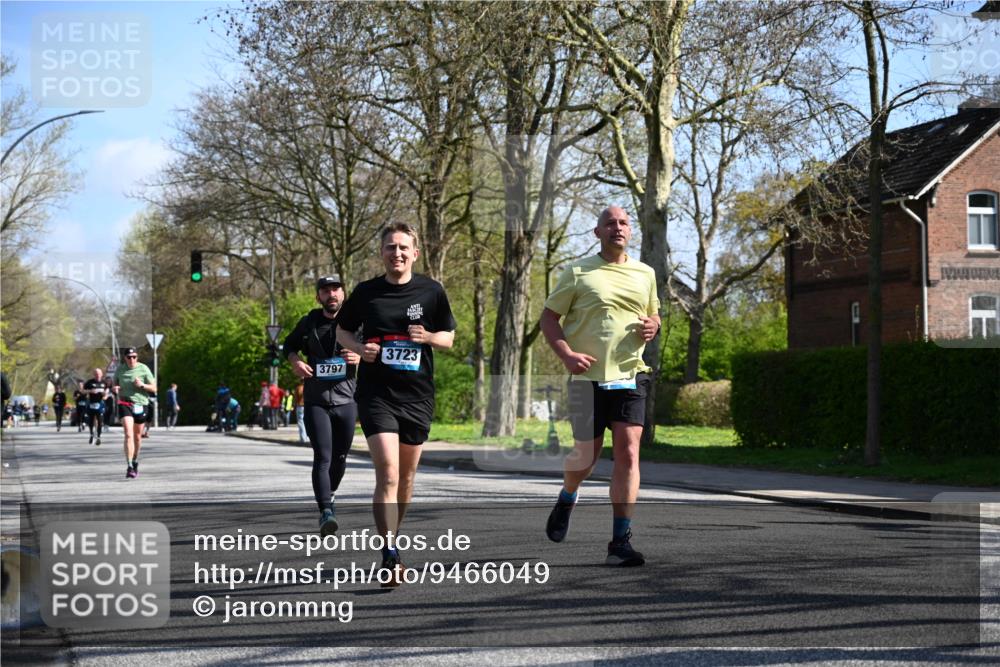 12.04.2026 - 45. Internationalen Wilhelmsburger Insellauf J. Mangold http://msf.ph/oto/9466049 12.04.2026 10:59:49 Ziel 4101, 2529, 3194, 3367, 3468, 2665, 2988, 4289, 3723, 3797, 3727, 2166, 2977, 4107, 4152, 2646, 4991, 4993, 3953 meine-sportfotos.de