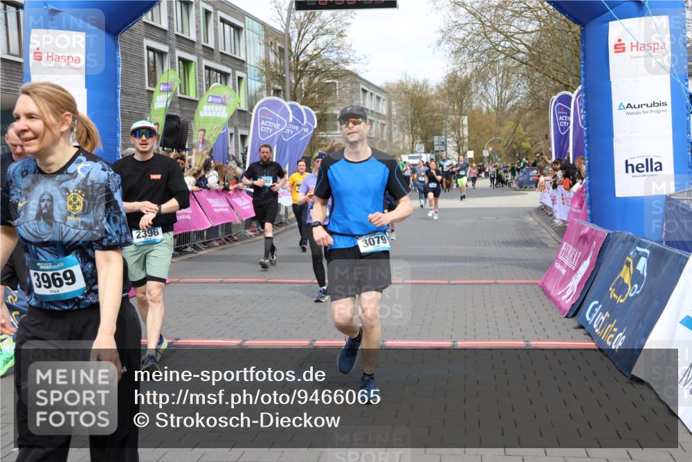 12.04.2026 - 45. Internationalen Wilhelmsburger Insellauf Strokosch-Dieckow http://msf.ph/oto/9466065 12.04.2026 13:12:17 Ziel 2396, 3079, 3138, 5402, 2136, 4683 meine-sportfotos.de