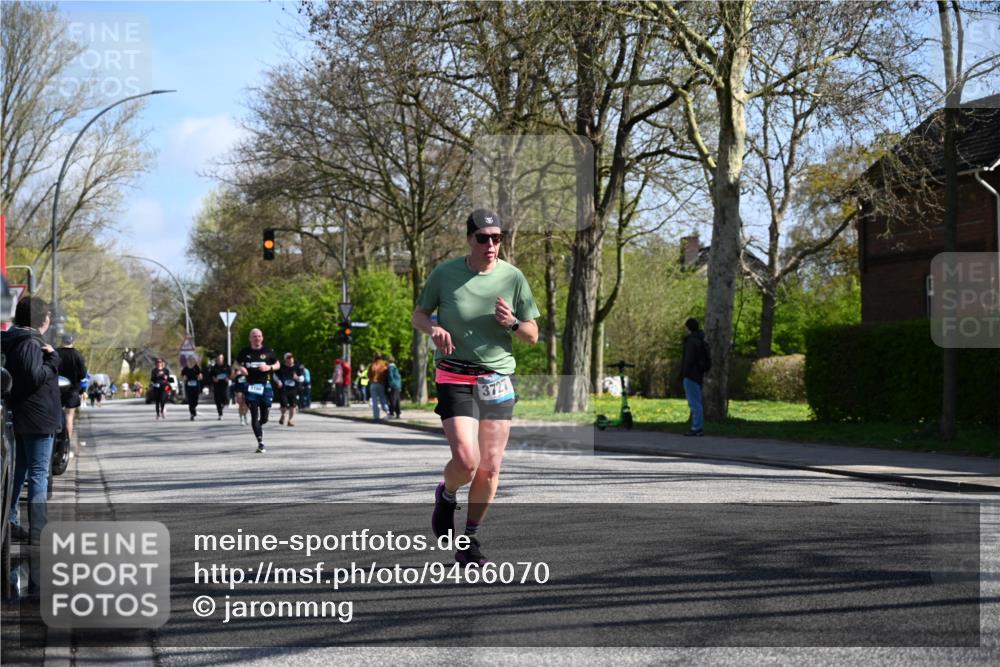 12.04.2026 - 45. Internationalen Wilhelmsburger Insellauf J. Mangold http://msf.ph/oto/9466070 12.04.2026 10:59:55 Ziel 2529, 3194, 3367, 3468, 2665, 2988, 4289, 3723, 3797, 3727, 2166, 2977, 4107, 4152, 2646, 4991, 4993, 4991, 4993, 3953, 3373 meine-sportfotos.de
