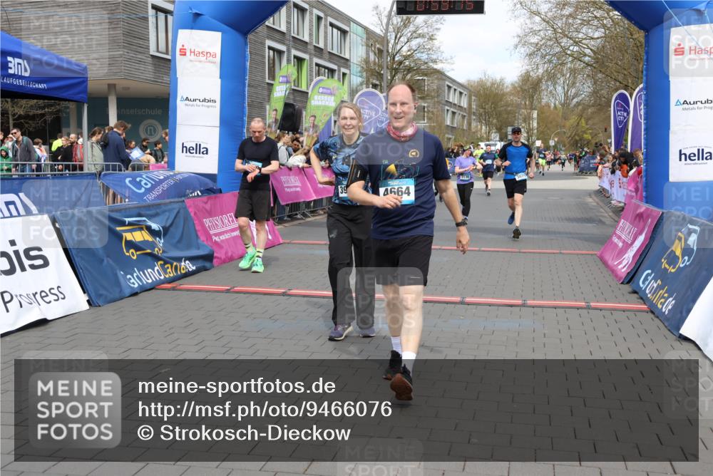 12.04.2026 - 45. Internationalen Wilhelmsburger Insellauf Strokosch-Dieckow http://msf.ph/oto/9466076 12.04.2026 13:12:14 Ziel 4730, 3969, 3055, 4664, 2396, 3079, 3138, 5402 meine-sportfotos.de