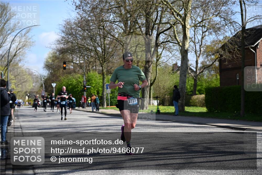 12.04.2026 - 45. Internationalen Wilhelmsburger Insellauf J. Mangold http://msf.ph/oto/9466077 12.04.2026 10:59:56 Ziel 3194, 3367, 3468, 2665, 2988, 4289, 3723, 3797, 3727, 2166, 2977, 4107, 4152, 2646, 4991, 4993, 3953, 3373 meine-sportfotos.de