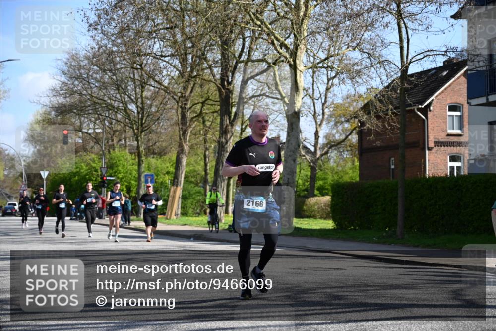 12.04.2026 - 45. Internationalen Wilhelmsburger Insellauf J. Mangold http://msf.ph/oto/9466099 12.04.2026 11:00:02 Ziel 3367, 3468, 2665, 2988, 4289, 3723, 3797, 3727, 2166, 2977, 4107, 4152, 4152, 2646, 4991, 4993, 3953, 3373, 4632, 2389, 3725 meine-sportfotos.de