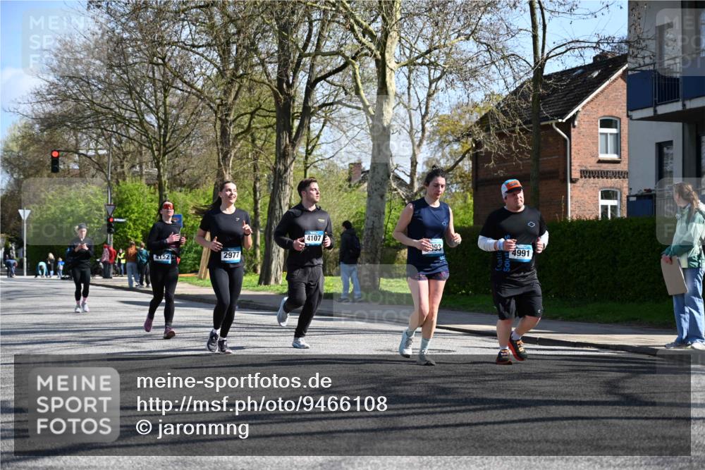 12.04.2026 - 45. Internationalen Wilhelmsburger Insellauf J. Mangold http://msf.ph/oto/9466108 12.04.2026 11:00:08 Ziel 2988, 4289, 3723, 3797, 3727, 2166, 2977, 4107, 4152, 2646, 4991, 4993, 3953, 3373, 4632, 2389, 3725 meine-sportfotos.de