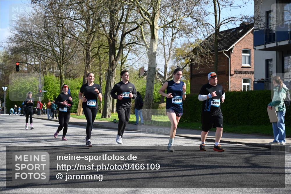 12.04.2026 - 45. Internationalen Wilhelmsburger Insellauf J. Mangold http://msf.ph/oto/9466109 12.04.2026 11:00:08 Ziel 2988, 4289, 3723, 3797, 3727, 2166, 2977, 4107, 4152, 2646, 4991, 4993, 3953, 3373, 4632, 2389, 3725 meine-sportfotos.de