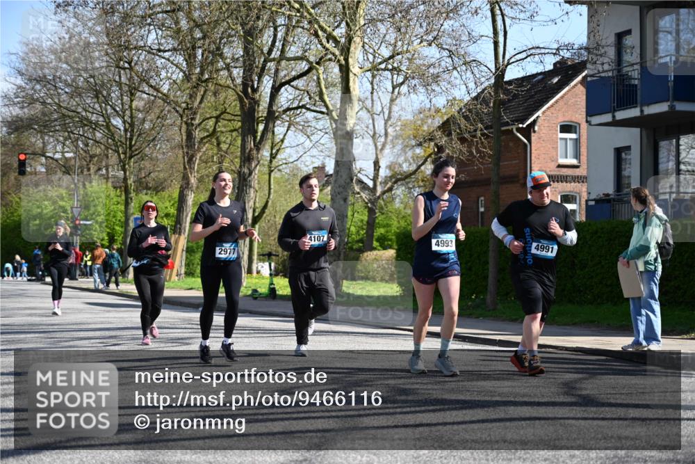 12.04.2026 - 45. Internationalen Wilhelmsburger Insellauf J. Mangold http://msf.ph/oto/9466116 12.04.2026 11:00:08 Ziel 2988, 4289, 3723, 3797, 3727, 2166, 2977, 4107, 4152, 2646, 4991, 4993, 3953, 3373, 4632, 2389, 3725 meine-sportfotos.de