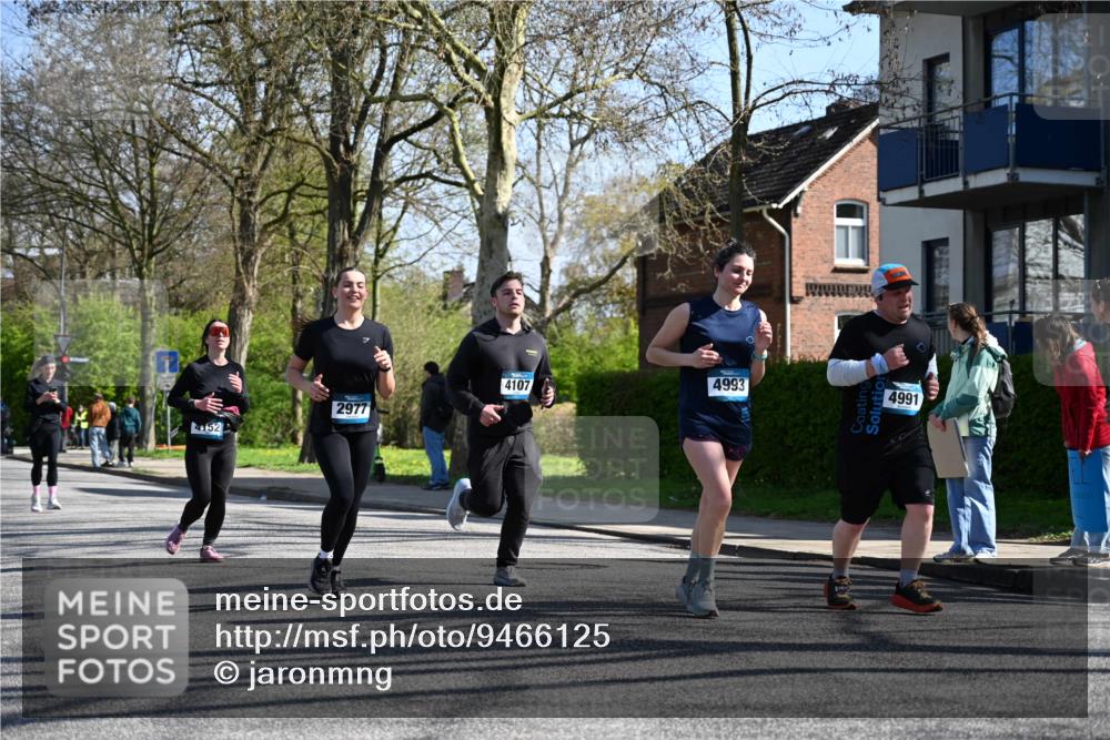 12.04.2026 - 45. Internationalen Wilhelmsburger Insellauf J. Mangold http://msf.ph/oto/9466125 12.04.2026 11:00:09 Ziel 2988, 4289, 3723, 3797, 3727, 2166, 2977, 4107, 4152, 2646, 4991, 4993, 3953, 3373, 4632, 4632, 2389, 3725 meine-sportfotos.de