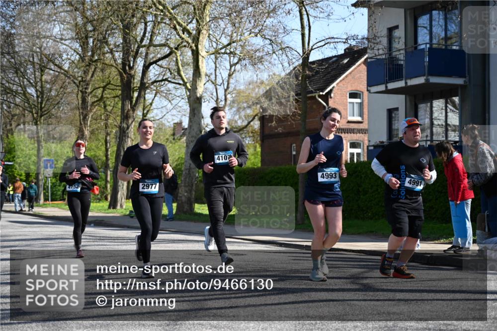 12.04.2026 - 45. Internationalen Wilhelmsburger Insellauf J. Mangold http://msf.ph/oto/9466130 12.04.2026 11:00:09 Ziel 2988, 4289, 3723, 3797, 3727, 2166, 2977, 4107, 4152, 2646, 4991, 4993, 3953, 3373, 4632, 4632, 2389, 3725 meine-sportfotos.de