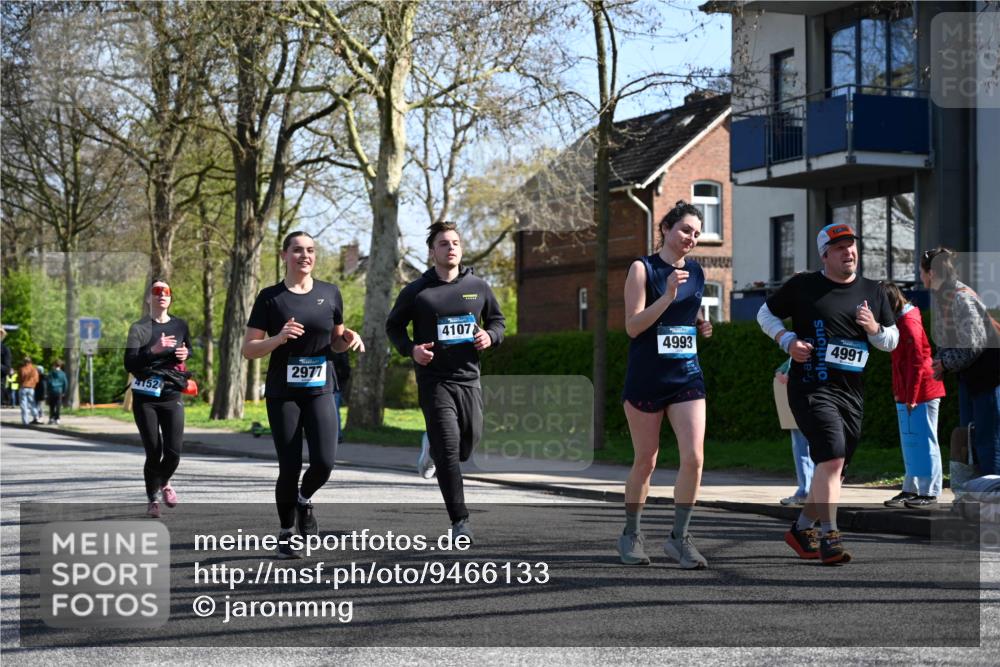 12.04.2026 - 45. Internationalen Wilhelmsburger Insellauf J. Mangold http://msf.ph/oto/9466133 12.04.2026 11:00:09 Ziel 2988, 4289, 3723, 3797, 3727, 2166, 2977, 4107, 4152, 2646, 4991, 4993, 3953, 3373, 4632, 4632, 2389, 3725 meine-sportfotos.de