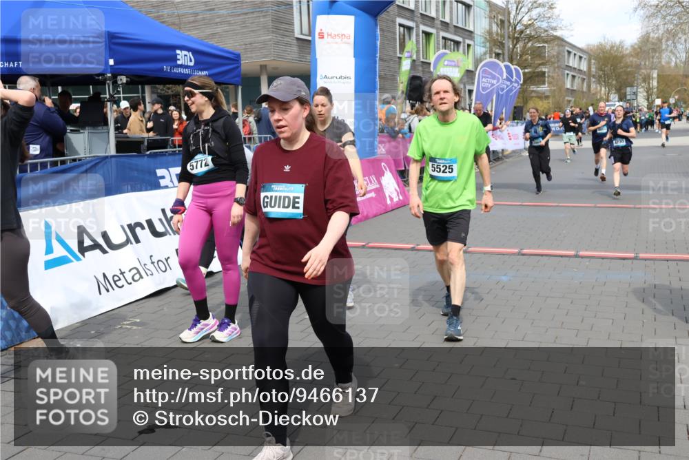 12.04.2026 - 45. Internationalen Wilhelmsburger Insellauf Strokosch-Dieckow http://msf.ph/oto/9466137 12.04.2026 13:12:10 Ziel 2084, 5772, 3733, 4730, 3969, 3055, 4664 meine-sportfotos.de