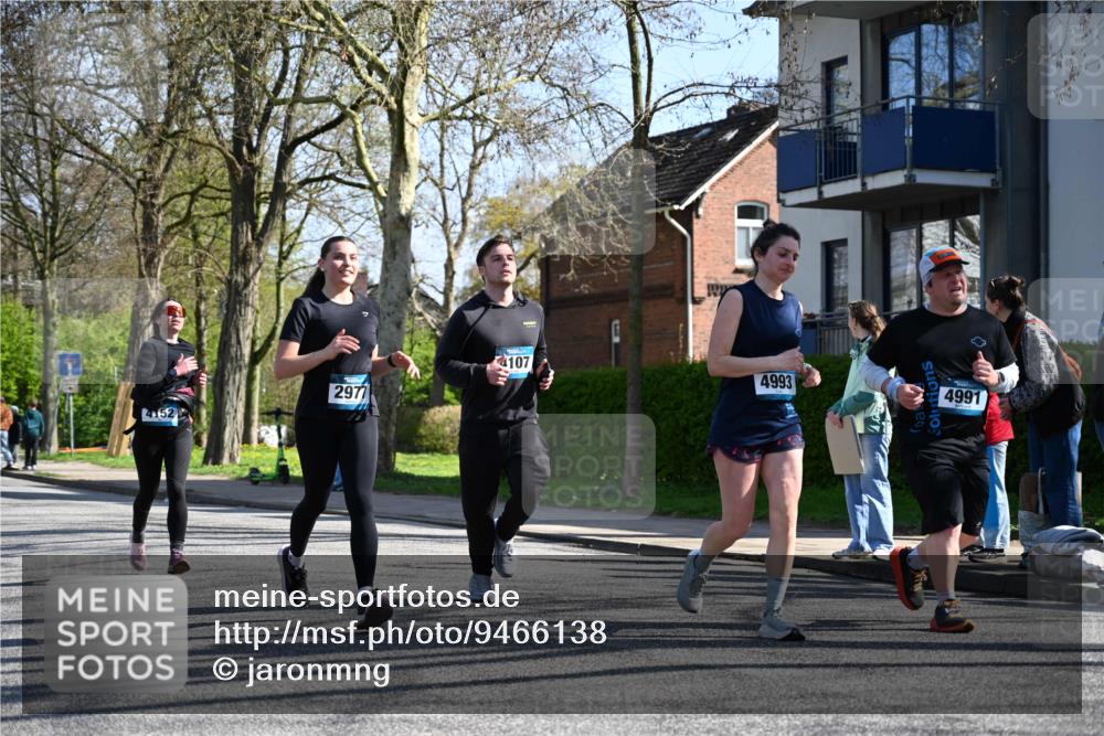 12.04.2026 - 45. Internationalen Wilhelmsburger Insellauf J. Mangold http://msf.ph/oto/9466138 12.04.2026 11:00:09 Ziel 2988, 4289, 3723, 3797, 3727, 2166, 2977, 4107, 4152, 2646, 4991, 4993, 3953, 3373, 4632, 4632, 2389, 3725 meine-sportfotos.de