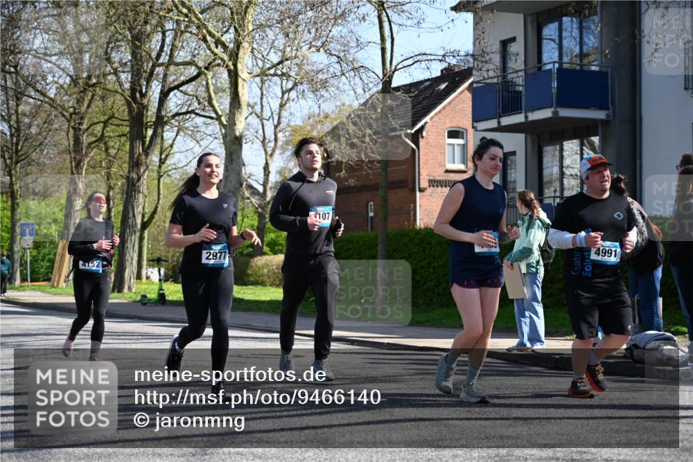 12.04.2026 - 45. Internationalen Wilhelmsburger Insellauf J. Mangold http://msf.ph/oto/9466140 12.04.2026 11:00:09 Ziel 2988, 4289, 3723, 3797, 3727, 2166, 2977, 4107, 4152, 2646, 4991, 4993, 3953, 3373, 4632, 4632, 2389, 3725 meine-sportfotos.de