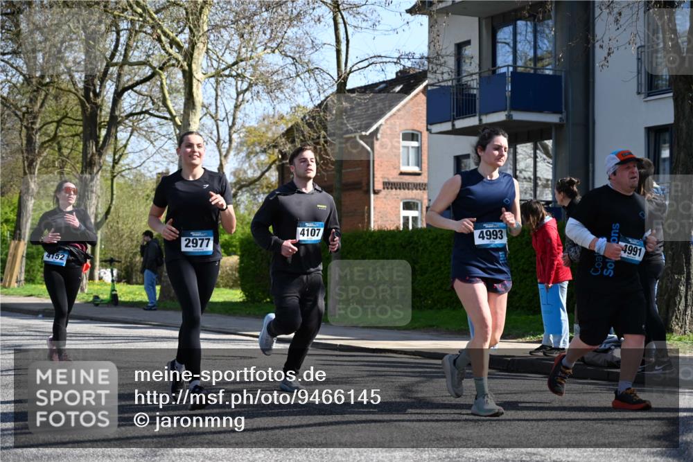 12.04.2026 - 45. Internationalen Wilhelmsburger Insellauf J. Mangold http://msf.ph/oto/9466145 12.04.2026 11:00:09 Ziel 2988, 4289, 3723, 3797, 3727, 2166, 2977, 4107, 4152, 2646, 4991, 4993, 3953, 3373, 4632, 4632, 2389, 3725 meine-sportfotos.de