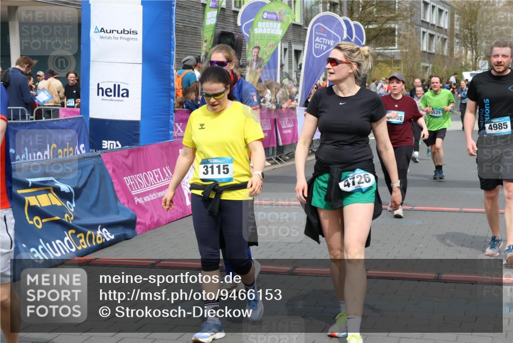 12.04.2026 - 45. Internationalen Wilhelmsburger Insellauf Strokosch-Dieckow http://msf.ph/oto/9466153 12.04.2026 13:12:03 Ziel 3115, 4726, 4051, 2827, 2825, 4985, 4193, 3643, 5525, 5403, 2084, 5772, 3733 meine-sportfotos.de