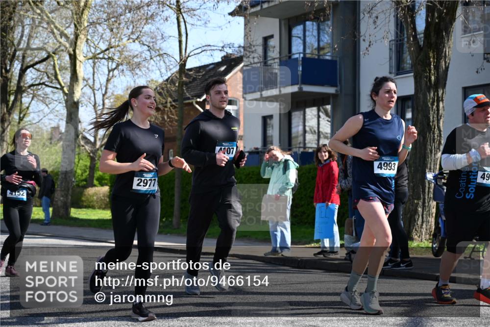 12.04.2026 - 45. Internationalen Wilhelmsburger Insellauf J. Mangold http://msf.ph/oto/9466154 12.04.2026 11:00:10 Ziel 3797, 3727, 2166, 2977, 4107, 4152, 2646, 4991, 4993, 3953, 3373, 4632, 2389, 3725 meine-sportfotos.de