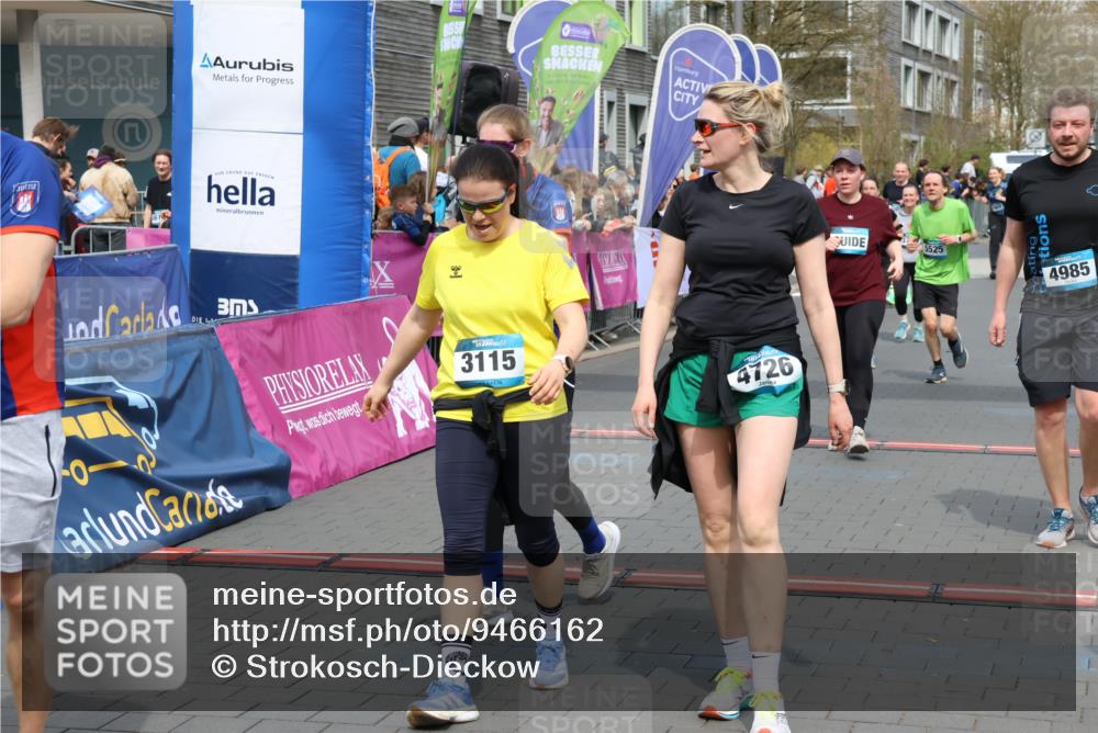 12.04.2026 - 45. Internationalen Wilhelmsburger Insellauf Strokosch-Dieckow http://msf.ph/oto/9466162 12.04.2026 13:12:03 Ziel 3115, 4726, 4051, 2827, 2825, 4985, 4193, 3643, 5525, 5403, 2084, 5772, 3733 meine-sportfotos.de