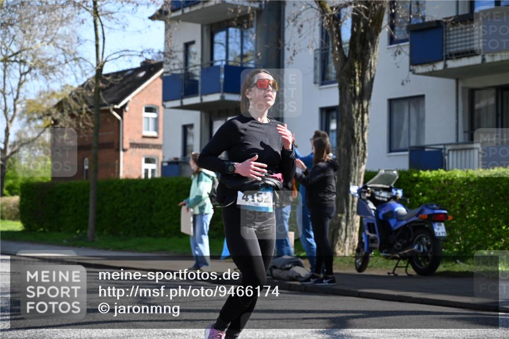 12.04.2026 - 45. Internationalen Wilhelmsburger Insellauf J. Mangold http://msf.ph/oto/9466174 12.04.2026 11:00:12 Ziel 3727, 2166, 2977, 4107, 4152, 2646, 4991, 4993, 3953, 3373, 4632, 2389, 3725 meine-sportfotos.de