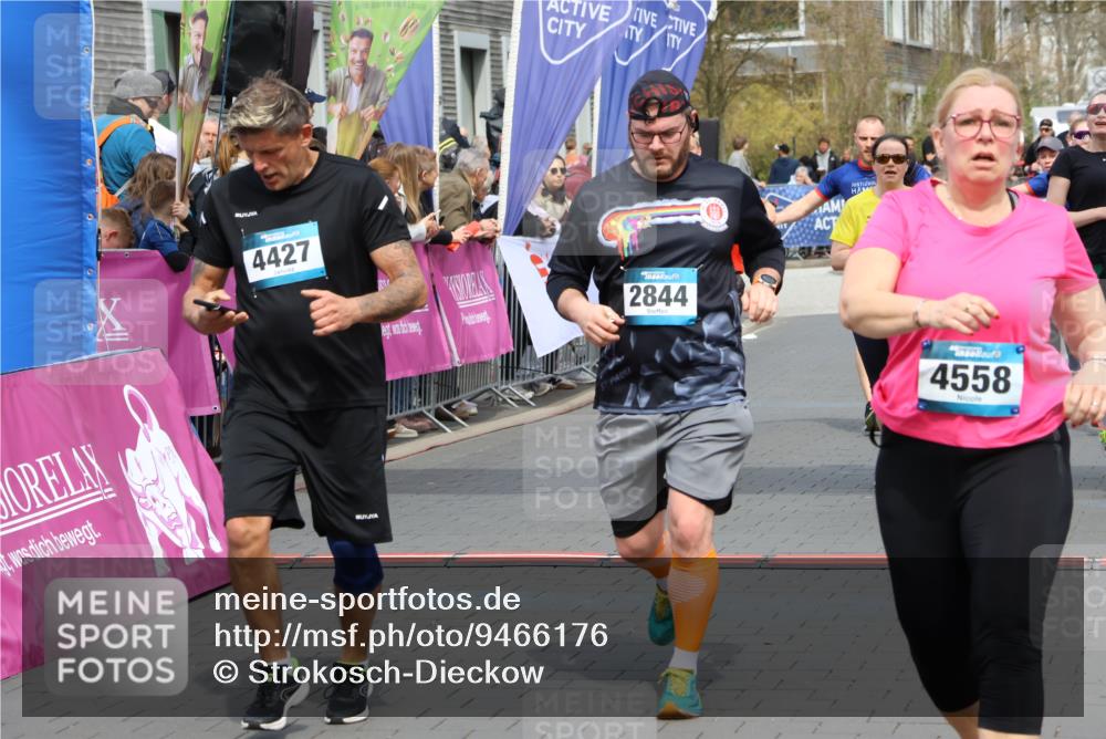 12.04.2026 - 45. Internationalen Wilhelmsburger Insellauf Strokosch-Dieckow http://msf.ph/oto/9466176 12.04.2026 13:11:58 Ziel 3994, 4558, 3573, 4427, 2844, 3115, 4726, 4051, 2827, 2825, 4985 meine-sportfotos.de