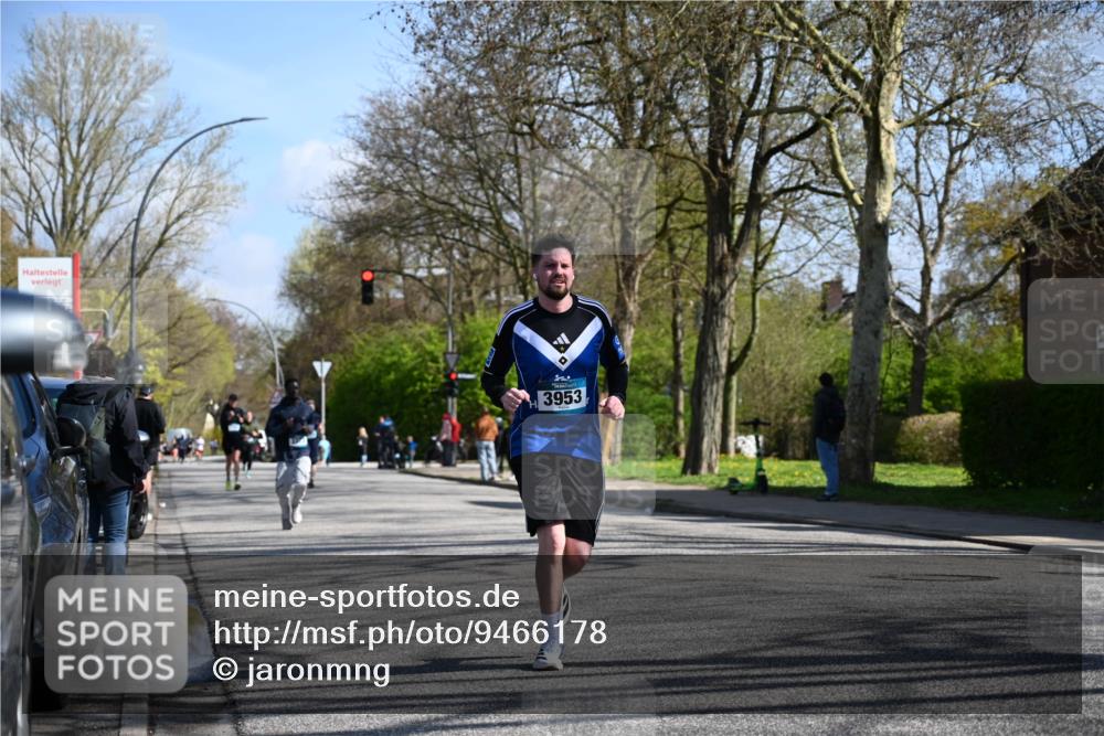 12.04.2026 - 45. Internationalen Wilhelmsburger Insellauf J. Mangold http://msf.ph/oto/9466178 12.04.2026 11:00:21 Ziel 2977, 4107, 4152, 2646, 4991, 4993, 3953, 3373, 4632, 4632, 2389, 3725, 5581 meine-sportfotos.de