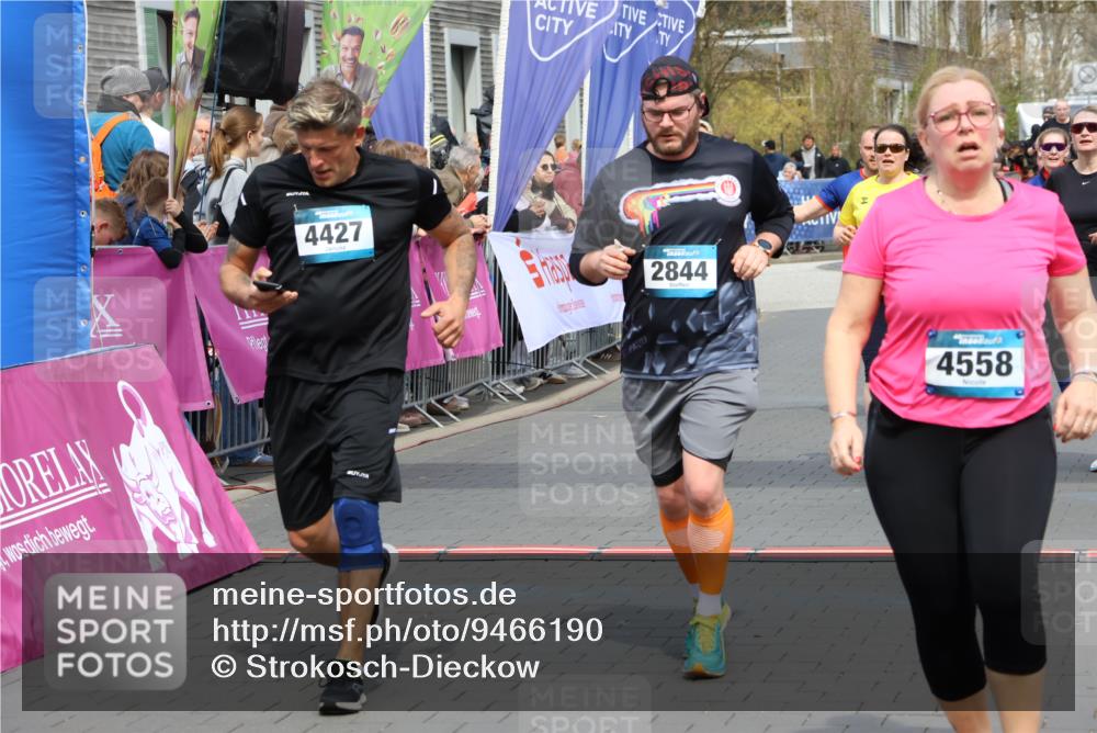 12.04.2026 - 45. Internationalen Wilhelmsburger Insellauf Strokosch-Dieckow http://msf.ph/oto/9466190 12.04.2026 13:11:57 Ziel 2461, 4810, 3994, 4558, 3573, 4427, 2844, 3115, 4726, 4051, 2827, 2825 meine-sportfotos.de