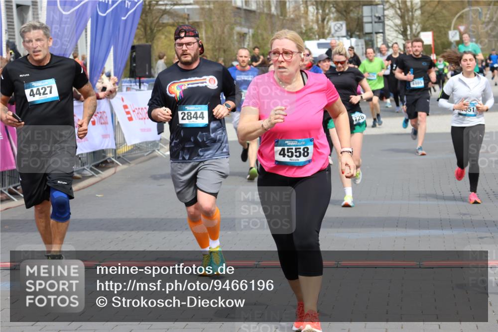 12.04.2026 - 45. Internationalen Wilhelmsburger Insellauf Strokosch-Dieckow http://msf.ph/oto/9466196 12.04.2026 13:11:57 Ziel 2461, 4810, 3994, 4558, 3573, 4427, 2844, 3115, 4726, 4051, 2827, 2825 meine-sportfotos.de