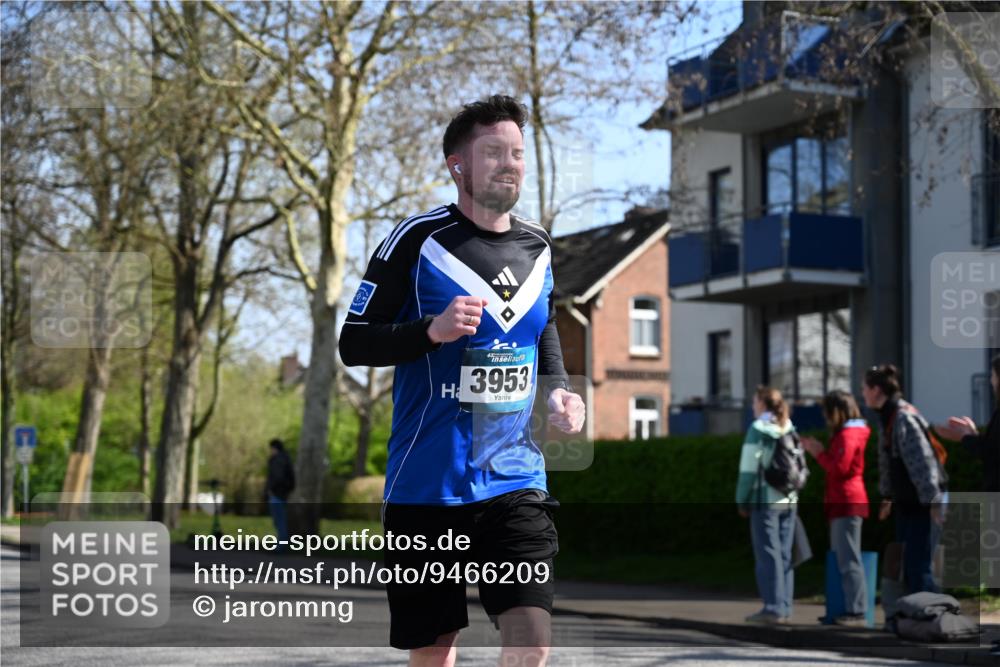 12.04.2026 - 45. Internationalen Wilhelmsburger Insellauf J. Mangold http://msf.ph/oto/9466209 12.04.2026 11:00:23 Ziel 2977, 4107, 4152, 2646, 4991, 4993, 3953, 3373, 4632, 2389, 2389, 3725, 5581 meine-sportfotos.de