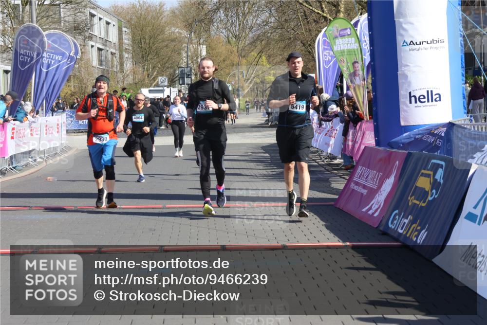 12.04.2026 - 45. Internationalen Wilhelmsburger Insellauf Strokosch-Dieckow http://msf.ph/oto/9466239 12.04.2026 10:59:55 Ziel 5419, 2931, 2930, 4004, 2858 meine-sportfotos.de