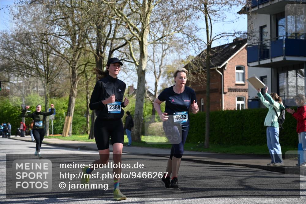 12.04.2026 - 45. Internationalen Wilhelmsburger Insellauf J. Mangold http://msf.ph/oto/9466267 12.04.2026 11:00:33 Ziel 3953, 3373, 4632, 2389, 3725, 5581, 5581, 3463, 2229, 3660 meine-sportfotos.de
