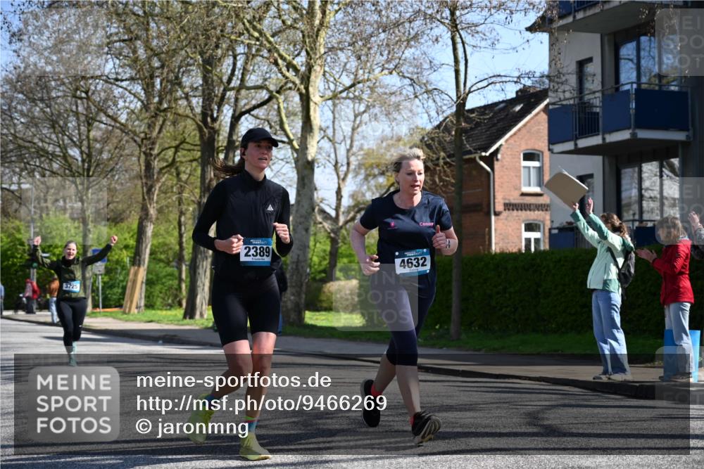 12.04.2026 - 45. Internationalen Wilhelmsburger Insellauf J. Mangold http://msf.ph/oto/9466269 12.04.2026 11:00:33 Ziel 3953, 3373, 4632, 2389, 3725, 5581, 5581, 3463, 2229, 3660 meine-sportfotos.de