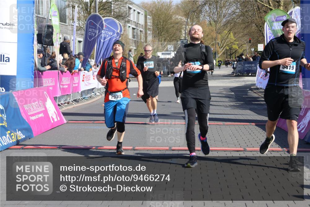 12.04.2026 - 45. Internationalen Wilhelmsburger Insellauf Strokosch-Dieckow http://msf.ph/oto/9466274 12.04.2026 10:59:57 Ziel 5419, 2931, 2930, 4004, 2858 meine-sportfotos.de