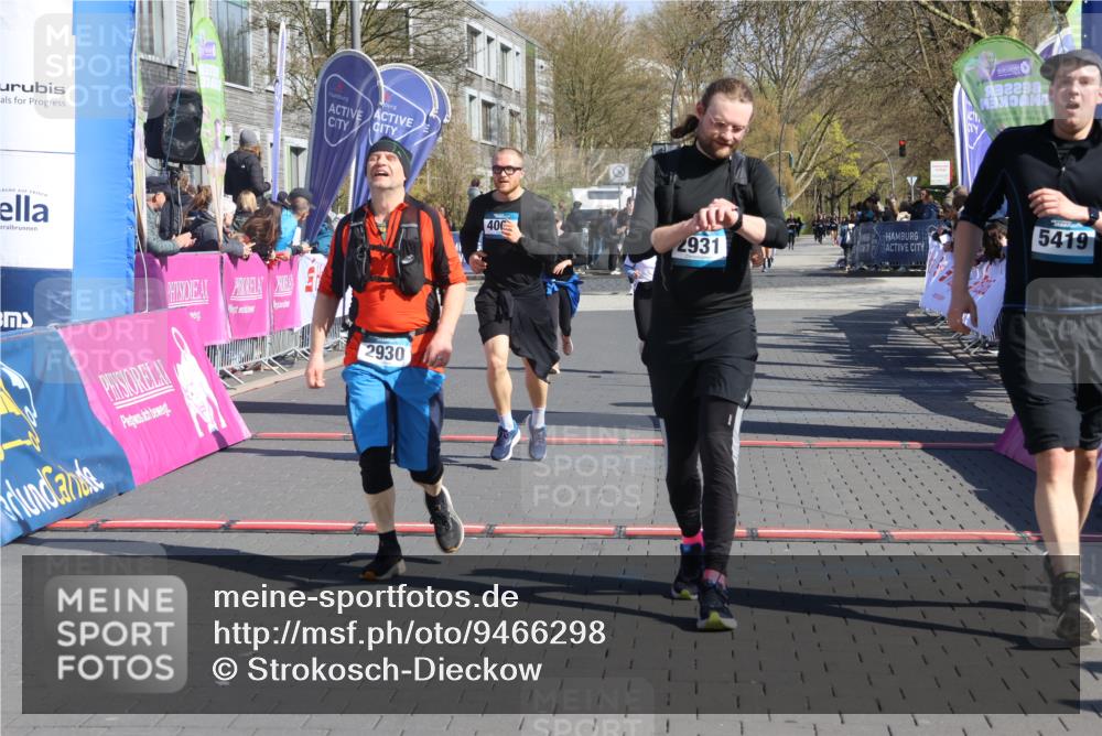 12.04.2026 - 45. Internationalen Wilhelmsburger Insellauf Strokosch-Dieckow http://msf.ph/oto/9466298 12.04.2026 10:59:57 Ziel 5419, 2931, 2930, 4004, 2858 meine-sportfotos.de
