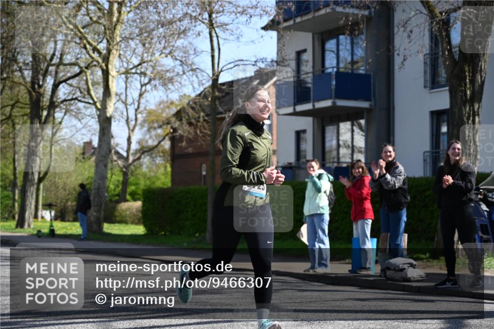 12.04.2026 - 45. Internationalen Wilhelmsburger Insellauf J. Mangold http://msf.ph/oto/9466307 12.04.2026 11:00:36 Ziel 3953, 3373, 4632, 2389, 3725, 5581, 3463, 2229, 3660, 2880 meine-sportfotos.de