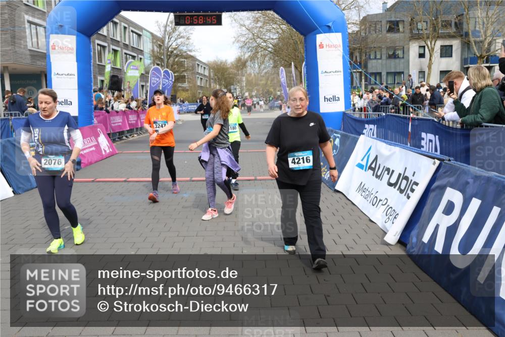 12.04.2026 - 45. Internationalen Wilhelmsburger Insellauf Strokosch-Dieckow http://msf.ph/oto/9466317 12.04.2026 13:11:45 Ziel 2076, 4106, 3247, 5180, 3101, 3734 meine-sportfotos.de