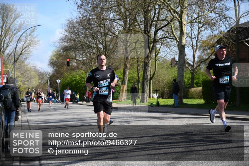 12.04.2026 - 45. Internationalen Wilhelmsburger Insellauf J. Mangold http://msf.ph/oto/9466327 12.04.2026 11:00:57 Ziel 5581, 3463, 2229, 3660, 2880, 5298, 3358, 3347, 4703 meine-sportfotos.de