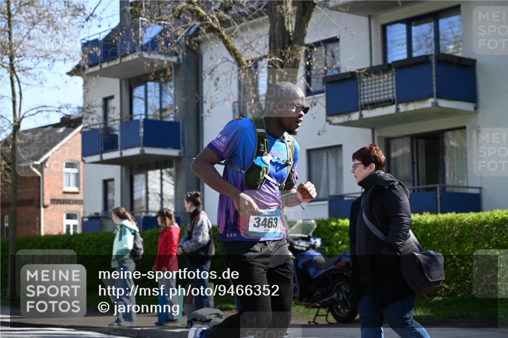 12.04.2026 - 45. Internationalen Wilhelmsburger Insellauf J. Mangold http://msf.ph/oto/9466352 12.04.2026 11:01:01 Ziel 5581, 3463, 2229, 3660, 2880, 5298, 3358, 3347, 4703 meine-sportfotos.de