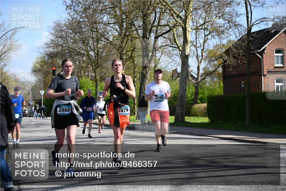 12.04.2026 - 45. Internationalen Wilhelmsburger Insellauf J. Mangold http://msf.ph/oto/9466357 12.04.2026 11:01:07 Ziel 5581, 3463, 2229, 3660, 2880, 5298, 3358, 3347, 4703, 2271 meine-sportfotos.de