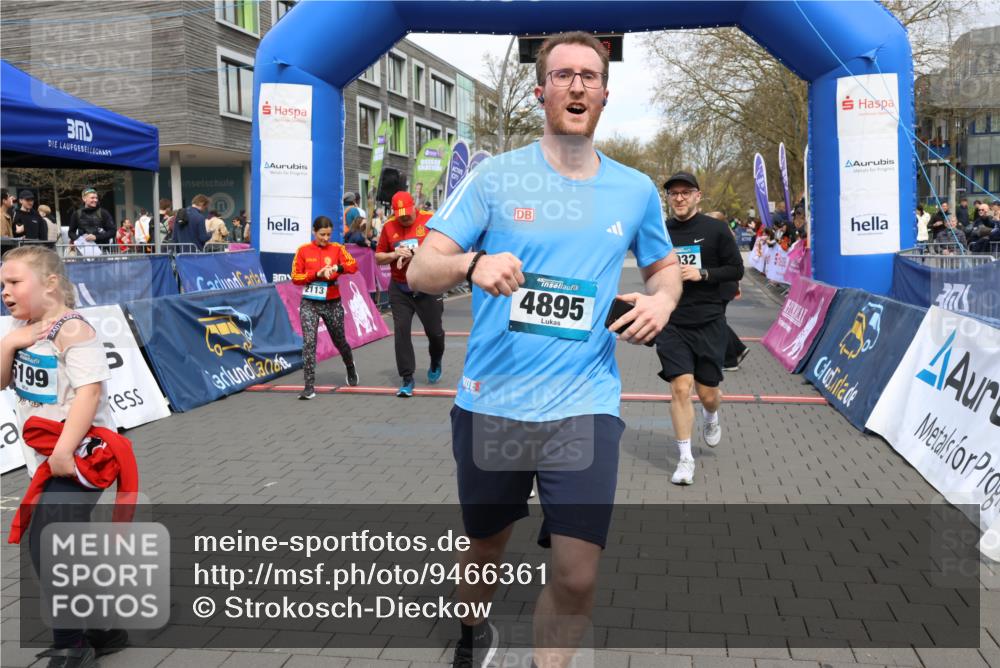 12.04.2026 - 45. Internationalen Wilhelmsburger Insellauf Strokosch-Dieckow http://msf.ph/oto/9466361 12.04.2026 13:11:39 Ziel 4216, 4895, 3932, 2114, 2519, 2113, 2076, 4106, 3247 meine-sportfotos.de