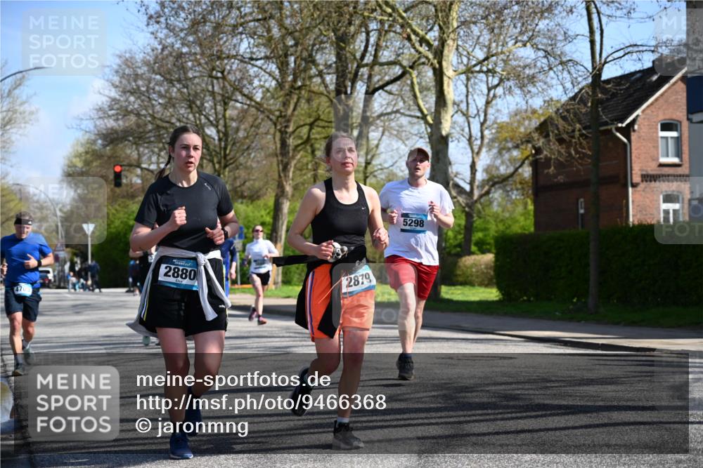 12.04.2026 - 45. Internationalen Wilhelmsburger Insellauf J. Mangold http://msf.ph/oto/9466368 12.04.2026 11:01:08 Ziel 5581, 3463, 2229, 3660, 2880, 5298, 3358, 3347, 4703, 2271, 3466 meine-sportfotos.de