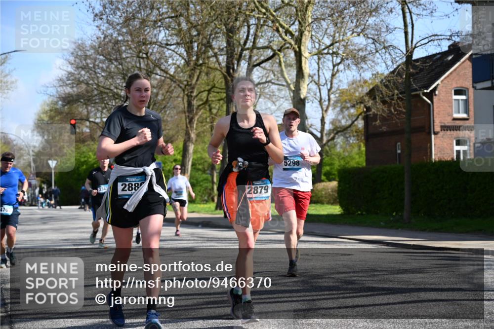 12.04.2026 - 45. Internationalen Wilhelmsburger Insellauf J. Mangold http://msf.ph/oto/9466370 12.04.2026 11:01:08 Ziel 5581, 3463, 2229, 3660, 2880, 5298, 3358, 3347, 4703, 2271, 3466 meine-sportfotos.de