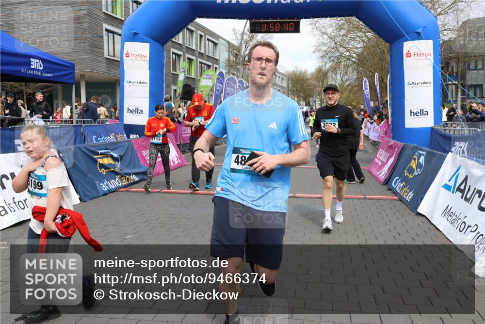 12.04.2026 - 45. Internationalen Wilhelmsburger Insellauf Strokosch-Dieckow http://msf.ph/oto/9466374 12.04.2026 13:11:39 Ziel 4216, 4895, 3932, 2114, 2519, 2113, 2076, 4106, 3247 meine-sportfotos.de
