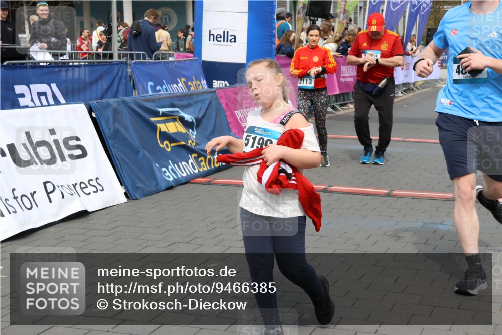 12.04.2026 - 45. Internationalen Wilhelmsburger Insellauf Strokosch-Dieckow http://msf.ph/oto/9466385 12.04.2026 13:11:38 Ziel 4216, 4895, 3932, 2114, 2519, 2113, 2076, 4106 meine-sportfotos.de