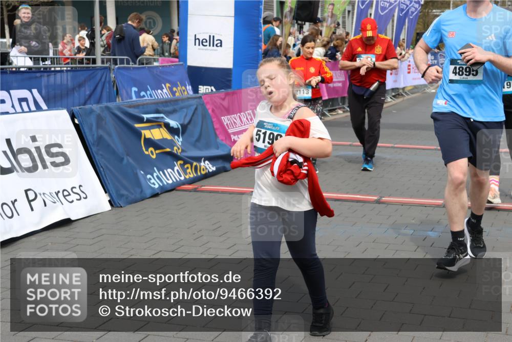12.04.2026 - 45. Internationalen Wilhelmsburger Insellauf Strokosch-Dieckow http://msf.ph/oto/9466392 12.04.2026 13:11:38 Ziel 4216, 4895, 3932, 2114, 2519, 2113, 2076, 4106 meine-sportfotos.de