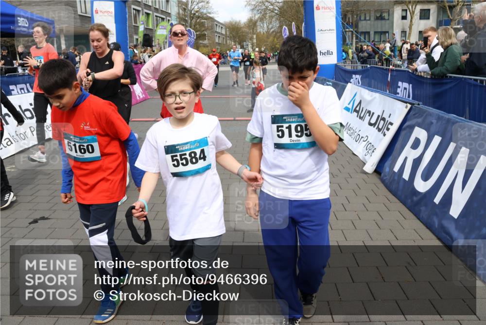 12.04.2026 - 45. Internationalen Wilhelmsburger Insellauf Strokosch-Dieckow http://msf.ph/oto/9466396 12.04.2026 13:11:35 Ziel 5199, 2889, 2714, 4216, 4895, 3932, 2114, 2519, 2113 meine-sportfotos.de