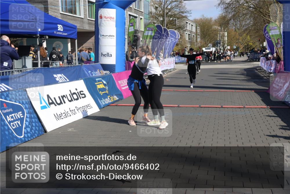 12.04.2026 - 45. Internationalen Wilhelmsburger Insellauf Strokosch-Dieckow http://msf.ph/oto/9466402 12.04.2026 11:00:06 Ziel 5699, 5698, 4101, 2529 meine-sportfotos.de