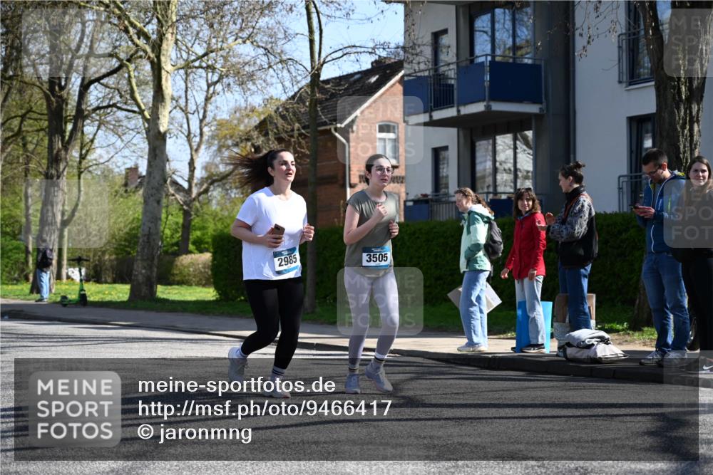 12.04.2026 - 45. Internationalen Wilhelmsburger Insellauf J. Mangold http://msf.ph/oto/9466417 12.04.2026 11:02:03 Ziel 4326, 2417, 5605, 4613, 3178, 4759, 4630, 4069, 2985, 3505, 3009, 2962, 2919, 2418, 2398, 4595, 4597, 4825, 2122, 3878 meine-sportfotos.de