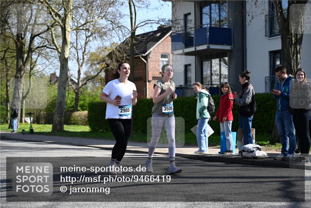 12.04.2026 - 45. Internationalen Wilhelmsburger Insellauf J. Mangold http://msf.ph/oto/9466419 12.04.2026 11:02:03 Ziel 4326, 2417, 5605, 4613, 3178, 4759, 4630, 4069, 2985, 3505, 3009, 2962, 2919, 2418, 2398, 4595, 4597, 4825, 2122, 3878 meine-sportfotos.de