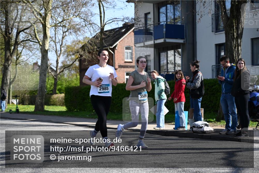12.04.2026 - 45. Internationalen Wilhelmsburger Insellauf J. Mangold http://msf.ph/oto/9466421 12.04.2026 11:02:03 Ziel 4326, 2417, 5605, 4613, 3178, 4759, 4630, 4069, 2985, 3505, 3009, 2962, 2919, 2418, 2398, 4595, 4597, 4825, 2122, 3878 meine-sportfotos.de
