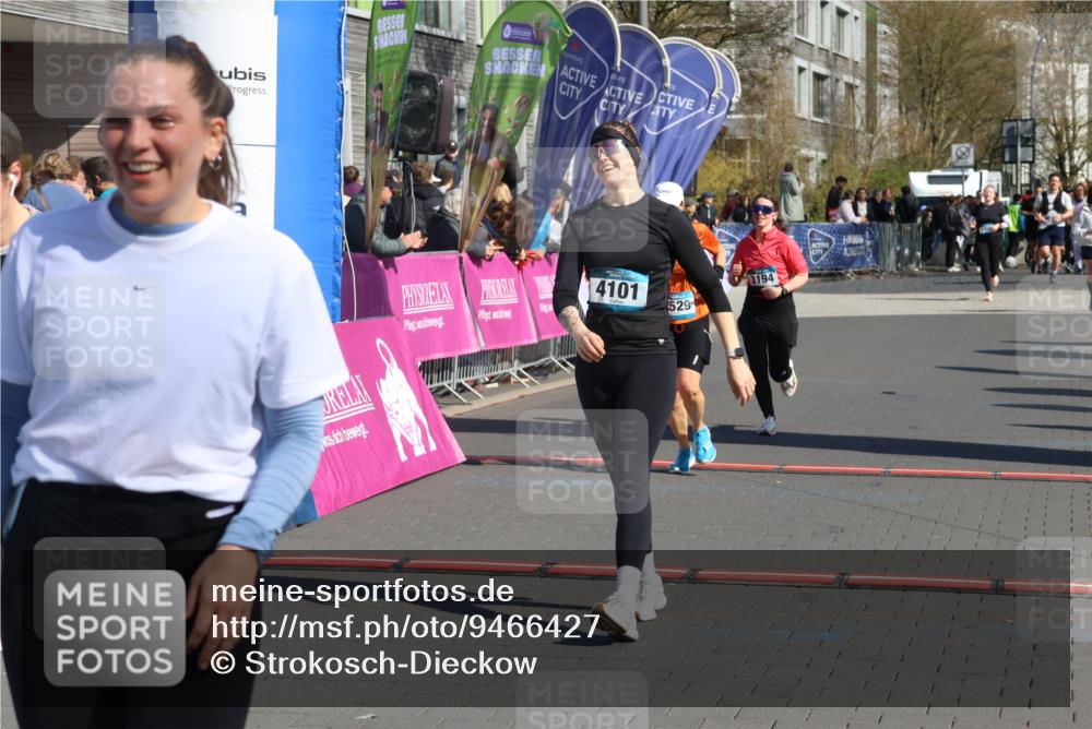 12.04.2026 - 45. Internationalen Wilhelmsburger Insellauf Strokosch-Dieckow http://msf.ph/oto/9466427 12.04.2026 11:00:09 Ziel 4101, 2529, 3194 meine-sportfotos.de