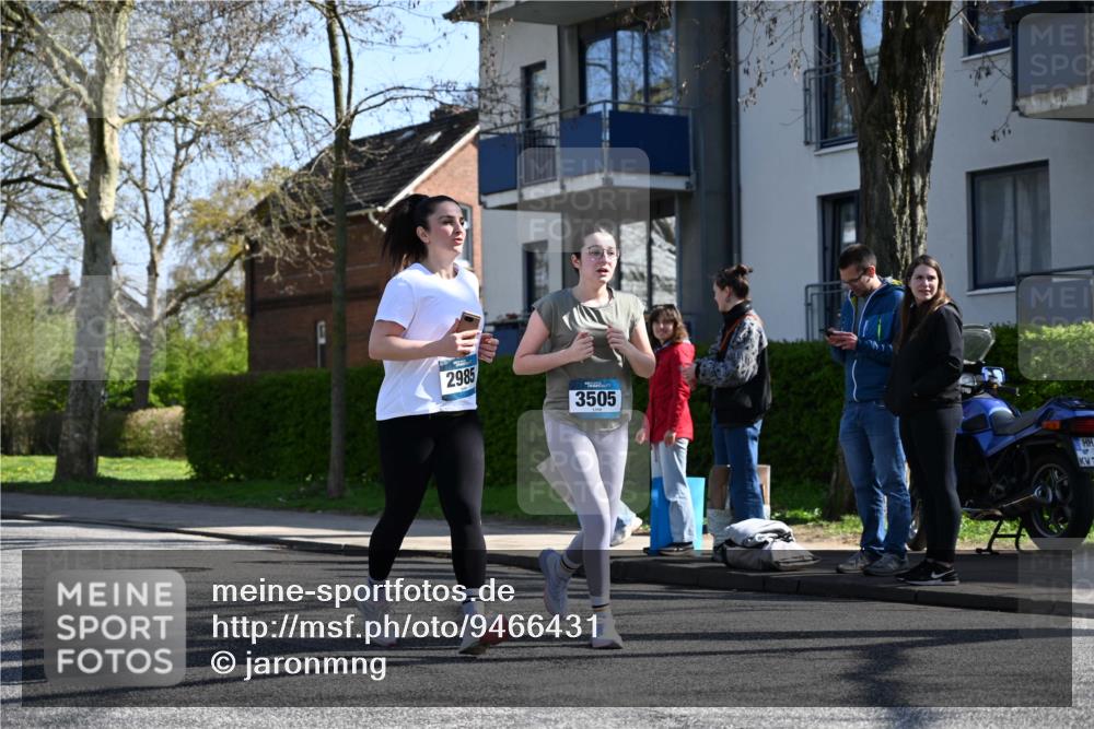 12.04.2026 - 45. Internationalen Wilhelmsburger Insellauf J. Mangold http://msf.ph/oto/9466431 12.04.2026 11:02:03 Ziel 4326, 2417, 5605, 4613, 3178, 4759, 4630, 4069, 2985, 3505, 3009, 2962, 2919, 2418, 2398, 4595, 4597, 4825, 2122, 3878 meine-sportfotos.de