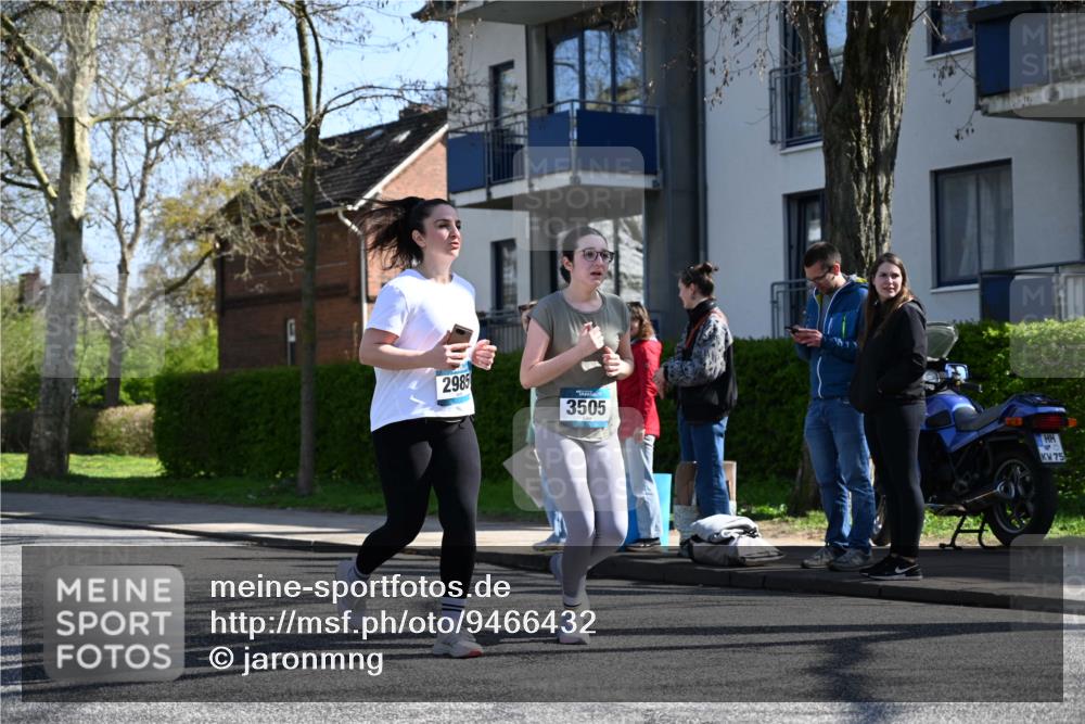 12.04.2026 - 45. Internationalen Wilhelmsburger Insellauf J. Mangold http://msf.ph/oto/9466432 12.04.2026 11:02:03 Ziel 4326, 2417, 5605, 4613, 3178, 4759, 4630, 4069, 2985, 3505, 3009, 2962, 2919, 2418, 2398, 4595, 4597, 4825, 2122, 3878 meine-sportfotos.de