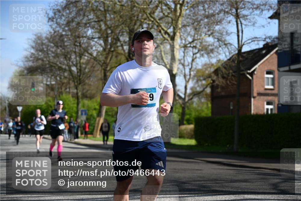 12.04.2026 - 45. Internationalen Wilhelmsburger Insellauf J. Mangold http://msf.ph/oto/9466443 12.04.2026 11:02:07 Ziel 2417, 5605, 4613, 3178, 4759, 4630, 4069, 2985, 3505, 3009, 2962, 2919, 2962, 2919, 2418, 2398, 4595, 4597, 4825, 4825, 2122, 3878, 2016 meine-sportfotos.de